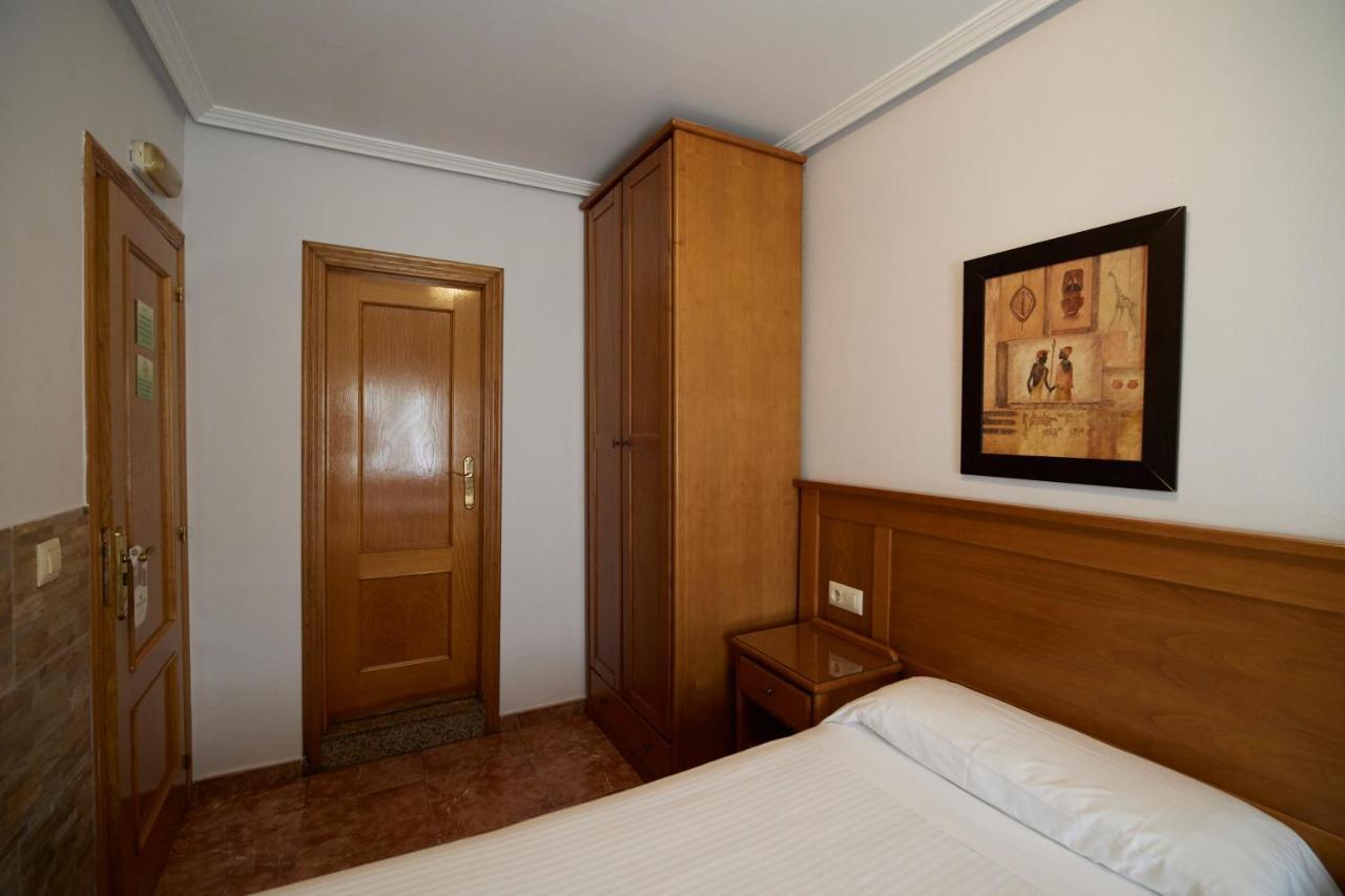 Pension Serafin Avilés Exterior foto