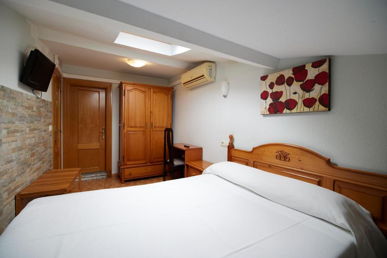 Pension Serafin Avilés Exterior foto